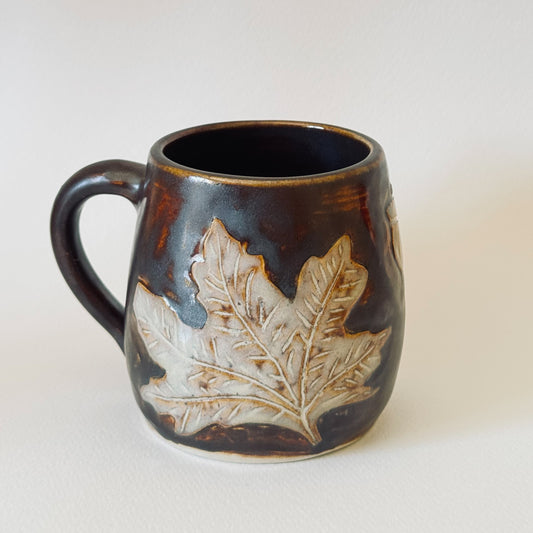 Taza Acorn Leaf